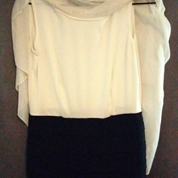 Dress - Picture 5 of 9